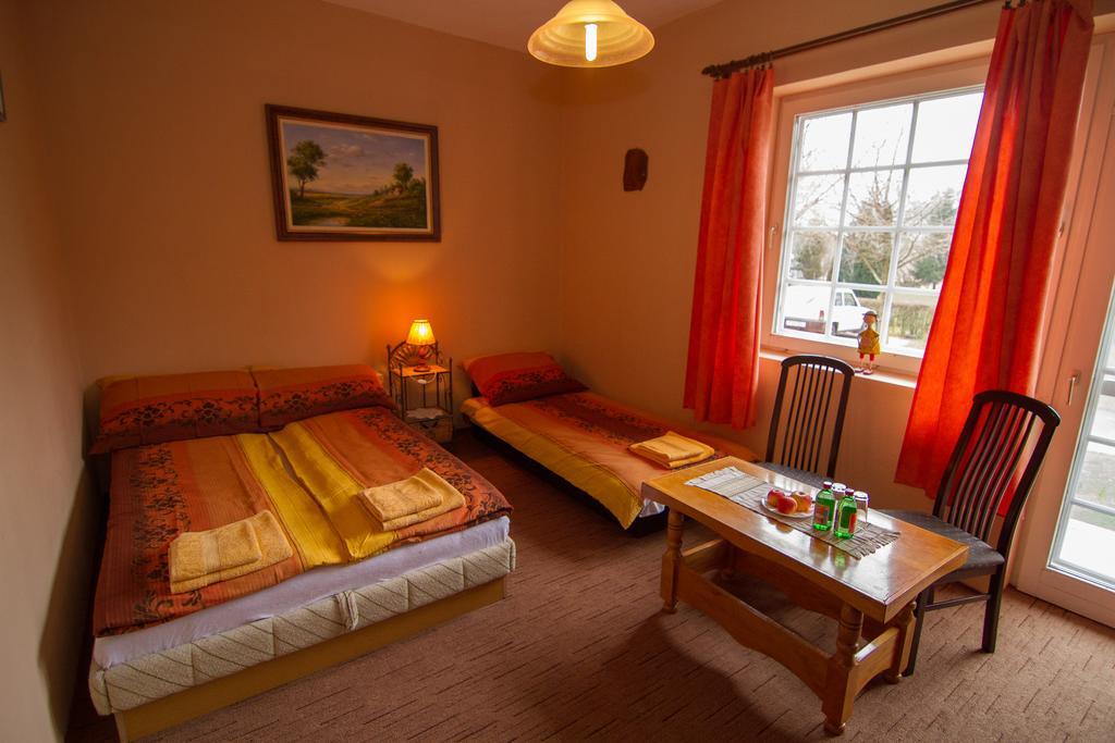 Villa Hedi Dunakiliti Room photo
